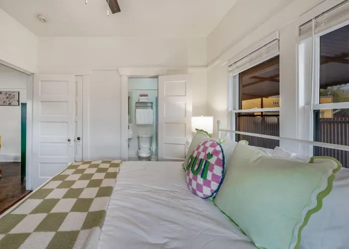 Close To U Of A, Stylish And Cozy, 1 Bedroom 1 Ba, Porch Dom wakacyjny